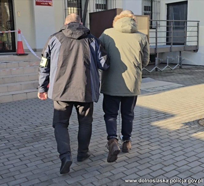 Brutalny atak nad stawem. Trzymiesięczny areszt dla zatrzymanego