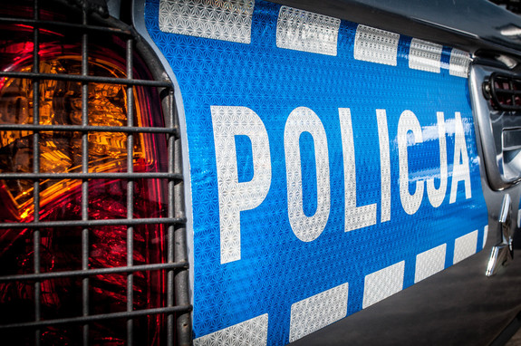 Zareagowali bez wahania. Policyjna interwencja zapobiegła zagrożeniu na stacji paliw