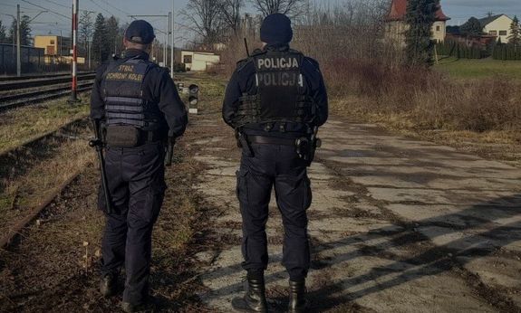 Szybka reakcja policjantów i akcja „TOR” - udaremniona kradzież kabli trakcyjnych