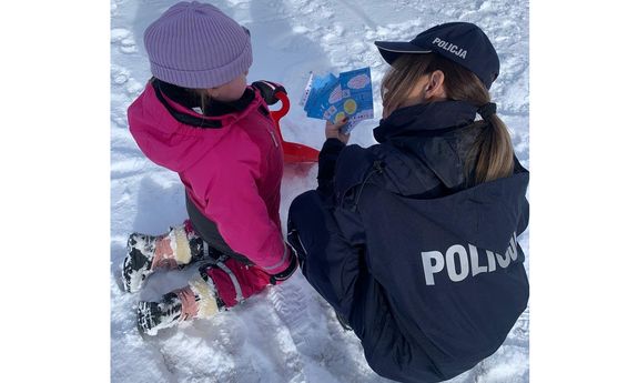 Kręci mnie bezpieczeństwo w zimie - edukacja i zabawa z Policją podczas ferii