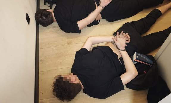 „Po nitce do kłębka” – myśleniccy kryminalni rozbili grupę oszustów