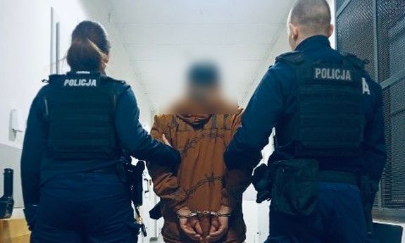 Pijany za kółkiem i z sądowym zakazem. Obywatelskie ujęcie w Buku zakończyło się deportacją