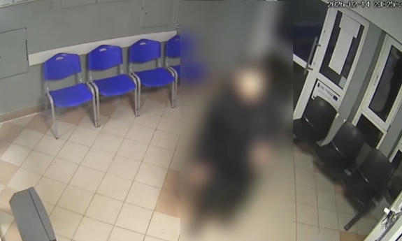 Przyjechał na „podwójnym gazie” do komendy