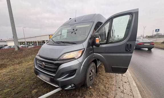 Pościg za skradzionym kamperem. Poszukiwany 34-latek aresztowany przez sąd