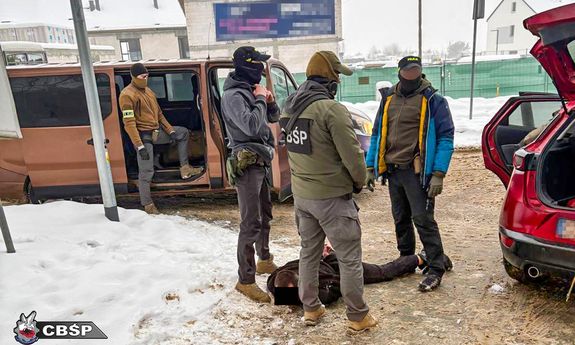 Akcja CBŚP na autostradzie i pościg przez województwa - przejęte 50 kg marihuany