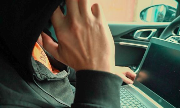 Chciał zarobić na inwestycjach, a stracił ponad 350 tysięcy - uważajmy na oszustów!