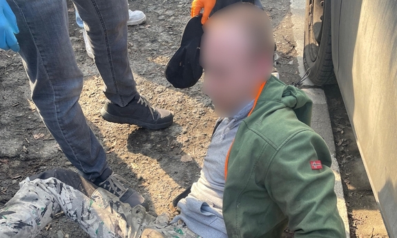 Ukradli samochód, który później zaoferowali do sprzedaży….właścicielowi. Trzech złodziei w rękach policjantów