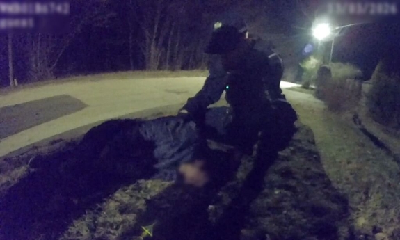 Wezwani na interwencję uratowali życie