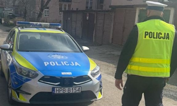 Policjanci z kłodzkiej drogówki ruszyli z pomocą