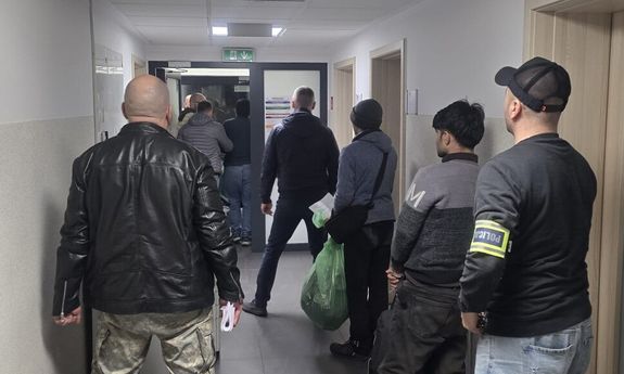 Sześciu cudzoziemców zatrzymanych, w tym pięciu nielegalnych imigrantów