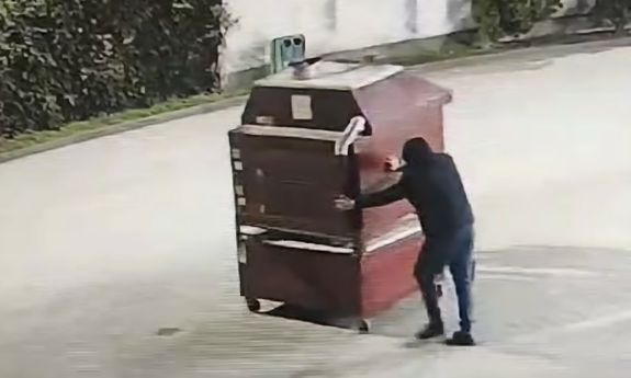 Szybka akcja legnickich kryminalnych. Skradziony piec do pizzy odzyskany już następnego dnia