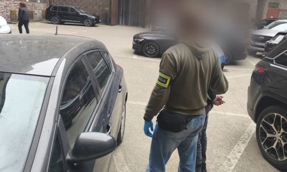 Oszustwa internetowe, kradzież danych, fałszowanie dokumentów i wyłudzenia sprzętu - sprawcy zatrzymani przez wrocławskich policjantów