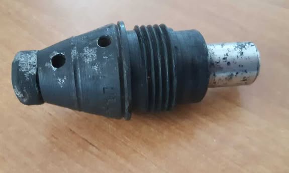 Nietrzeźwy przyniósł zapalnik artyleryjski na komendę