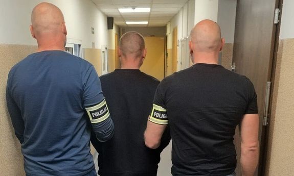 Chwycił za maczetę i zaatakował. Zatrzymany mężczyzna usłyszał zarzuty