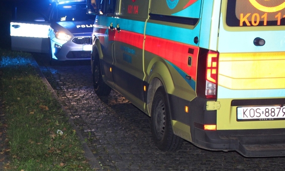 Policjanci z Kęt pomogli seniorce potrzebującej pilnej opieki medycznej