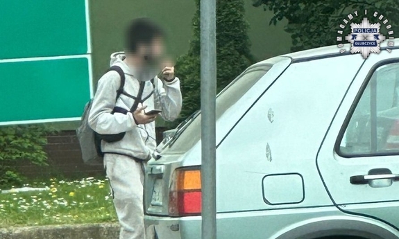 Udaremnione oszustwo metodą „na policjanta”. Kryminalni z Głubczyc zatrzymali sprawcę na gorącym uczynku