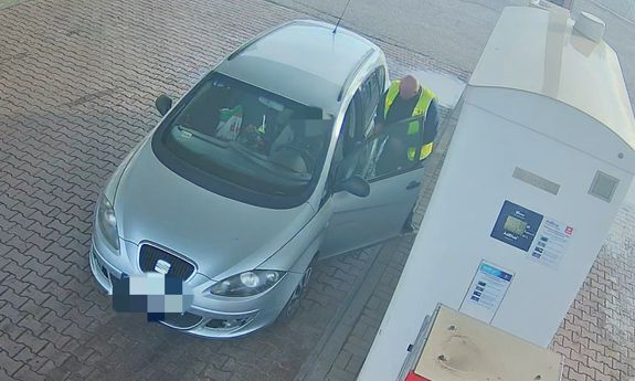 Niebezpieczna jazda zakończyła się snem na stacji paliw