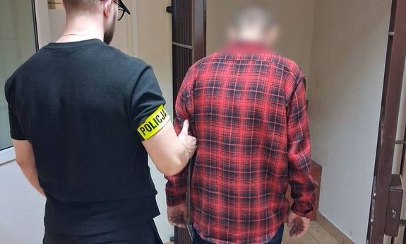 „Wypadek syna” okazał się próbą oszustwa. Policjanci z Pelplina zatrzymali 39-latka i odzyskali 50 tys. zł