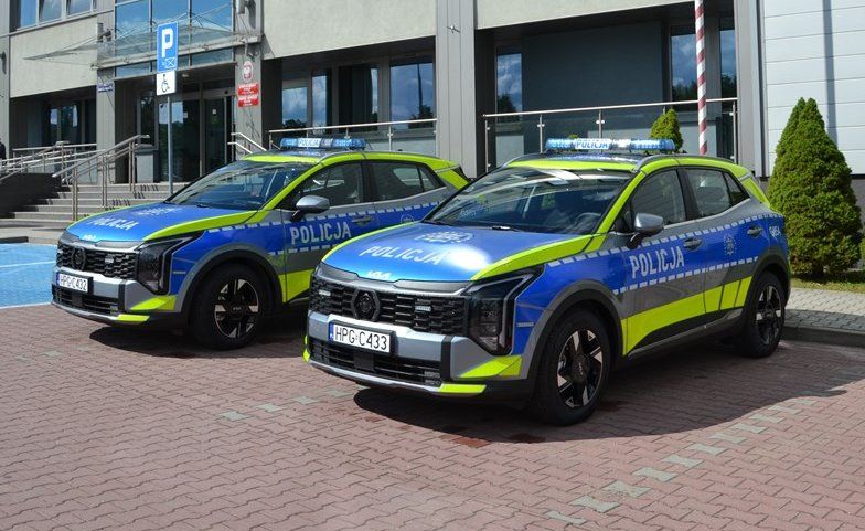 Nowe radiowozy oznakowane trafiły do małopolskich policjantów
