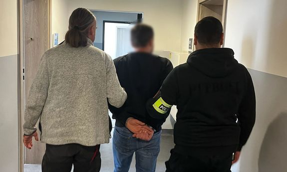33-latek podejrzany o znęcanie się nad swoimi dziećmi i psem został zatrzymany przez opolskich policjantów