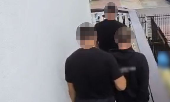 118 zarzutów za oszustwo metodą „na podszywacza” - dwaj mężczyźni wpadli w ręce policjantów z warszawskiego Bemowa
