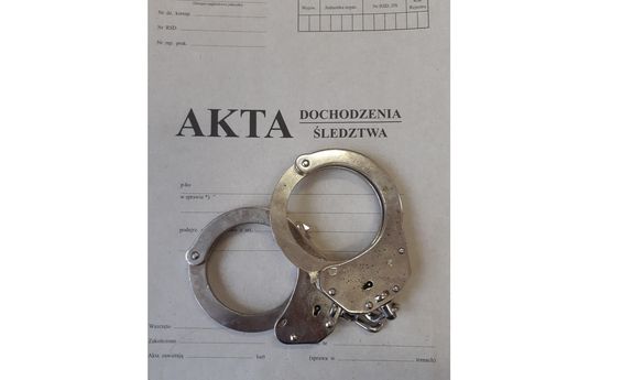 Lekarz i jego asystent z aktem oskarżenia za nielegalne wystawianie zwolnień lekarskich