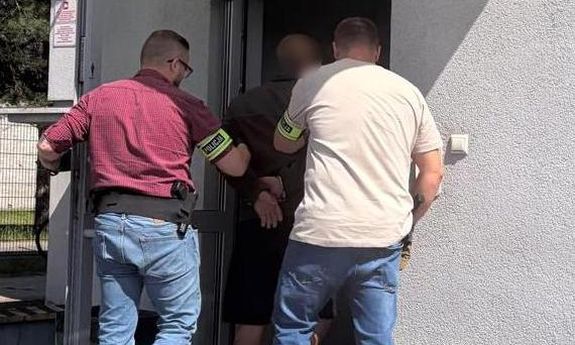 Areszt za znęcanie się nad partnerką, groźby, uszkodzenie ciała i podpalenie samochodu