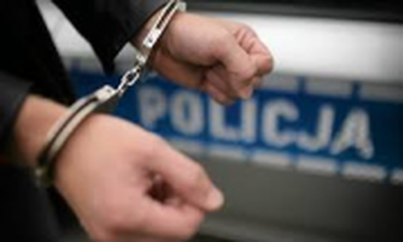 Czujność policjanta po służbie doprowadziła do zatrzymania 6 osób