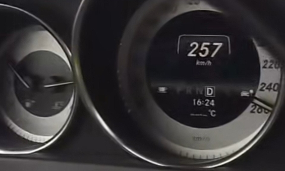 Pędził Mercedesem 257 km/h na S-17 i nagraniem „pochwalił się” w Internecie. 31-latek ukarany wysokim mandatem karnym i 15 punktami
