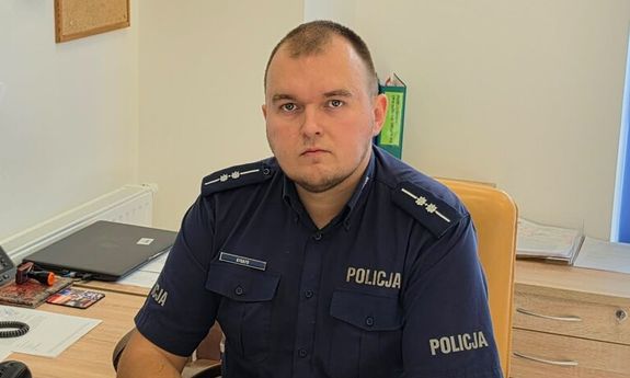 Policjant po służbie pomógł poszkodowanym w zdarzeniu drogowym