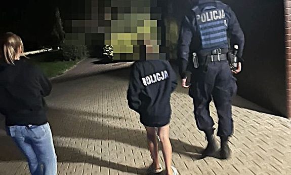 Policjanci pomogli dziewięcioletniej dziewczynce odnaleźć mamę