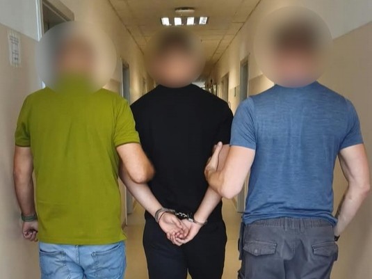 Wrocławscy policjanci zatrzymali pięć osób podejrzanych o rozbój