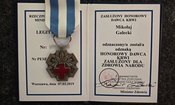60 litrów dobra. Policjant z Poznania od lat dzieli się tym, co najcenniejsze