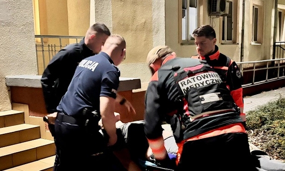 Miał problemy z sercem – pomogli policjanci