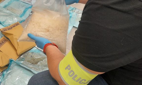 Uderzenie w narkobiznes. Kryminalni z Pułtuska i Stołecznej Policji przejęli ponad 20 kg narkotyków