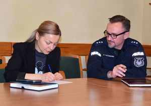 Oszustwa na&quot; wnuczka&quot;- Niemiecka i Polska Policja podsumowuje wspólny projekt pn: Kampania informacyjna dla seniorów o oszustwach telefonicznych&quot; INTERREG VA