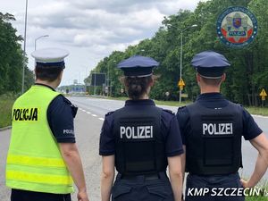 Stażyści niemieckiej policji  podczas służby szczecińskiej drogówki