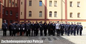 zdjęcie grupowe policjantów