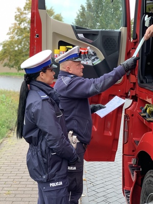 policjanci z Komendy Wojewódzkiej Policji w Szczecinie, komend miejskich w Szczecinie i Świnoujściu oraz Komendy Powiatowej Policji w Gryfinie pojawili się w towarzystwie swoich niemieckich kolegów na autostradzie A20