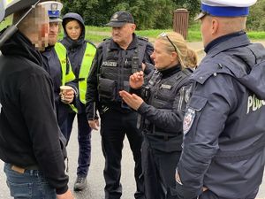 policjanci z Komendy Wojewódzkiej Policji w Szczecinie, komend miejskich w Szczecinie i Świnoujściu oraz Komendy Powiatowej Policji w Gryfinie pojawili się w towarzystwie swoich niemieckich kolegów na autostradzie A20