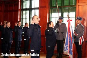 Nowi policjanci wypowiedzieli słowa Roty