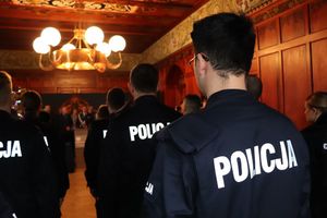 ślubowanie nowo przyjętych policjantów