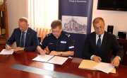 Dzisiaj w Komendzie Wojewódzkiej Policji w Szczecinie została podpisana umowa dotycząca budowy nowej siedziby Komendy Powiatowej Policji w Wałczu.