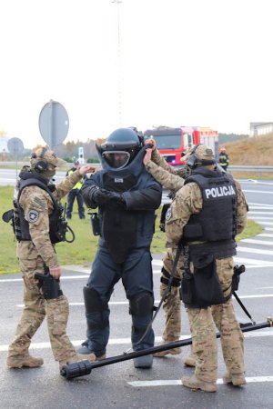 &quot;Cysterna z gazem na K- 3 - zagrożenie zamachem terrorystycznym&quot; - ćwiczenia służb w sytuacji kryzysowej