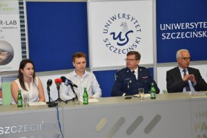 uczestnicy konferencji prasowej