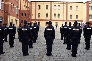 Komendant Wojewódzki przemawia do nowych policjantów