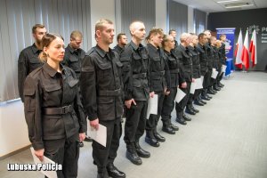 nowi policjanci na ślubowaniu