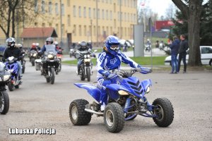 Jadący quad