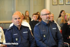Uczestnicy lekcji historii poświęconej pamięci policjanta Bronisława Marchlewicza