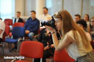 Uczestnicy lekcji historii poświęconej pamięci policjanta Bronisława Marchlewicza